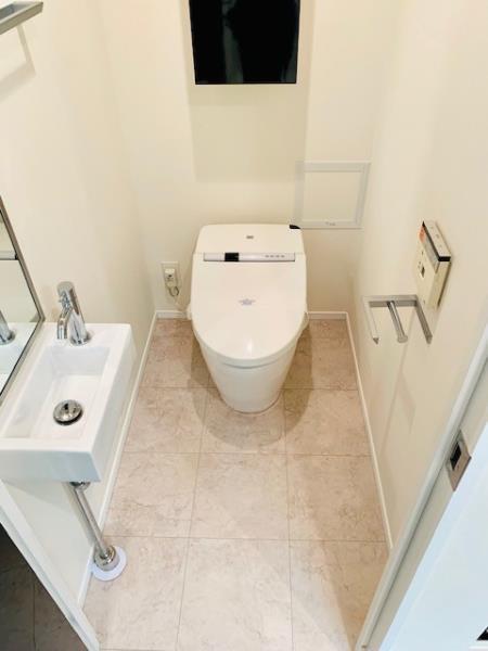 トイレ　トイレ