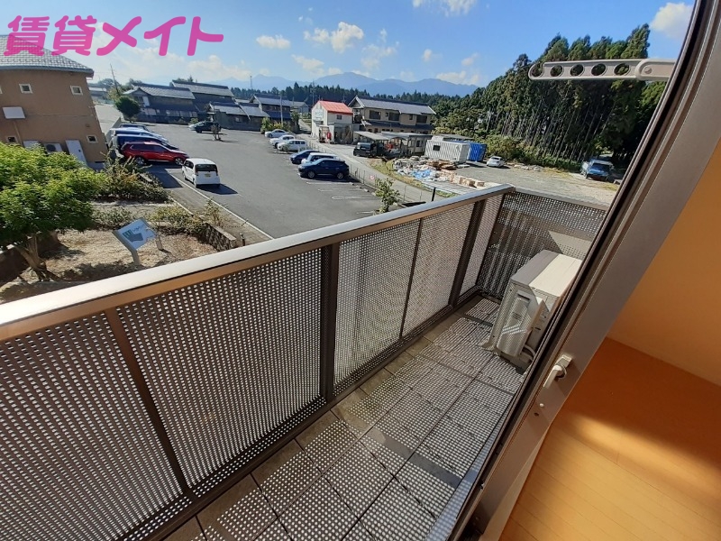 バルコニー　同物件、別部屋写真