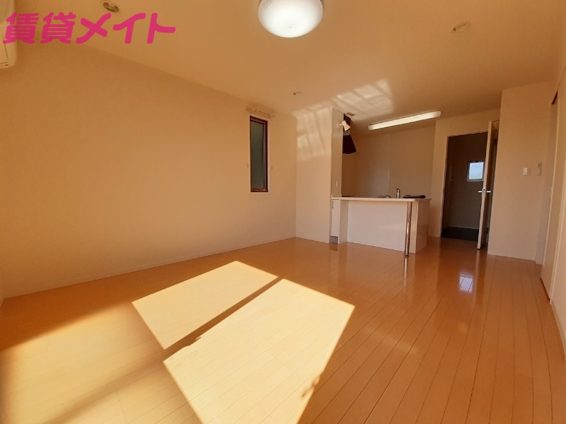 居室・リビング　同物件、別部屋写真