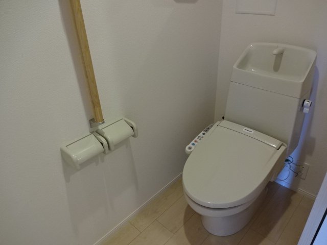 トイレ　シャワー付トイレ