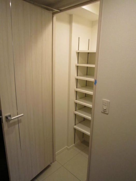 玄関　※写真と異なる場合現状優先。