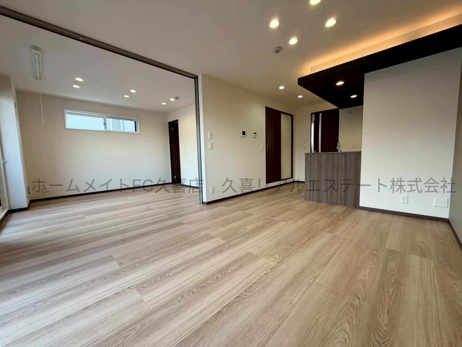 居室・リビング　同施工会社同シリーズ別物件