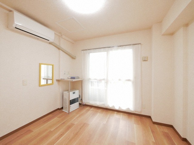 居室・リビング　★円山エリア★家具家電付き定番マンション！★エアコン完備！