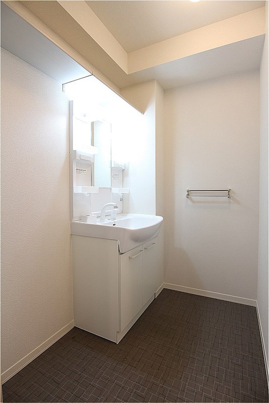 洗面設備　実際の写真は準備中の為、別号室の写真でご参考下さい。
