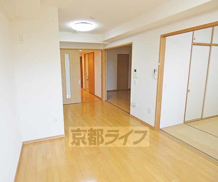 居室・リビング　広々としたお部屋です！