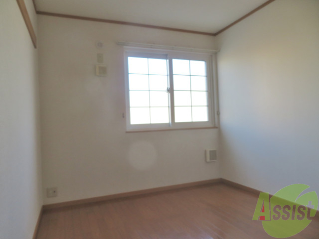 その他部屋・スペース　５．４帖の寝室です。陽当たりも良いので朝の目覚めが良さそう