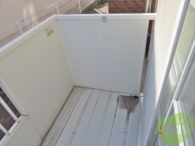 バルコニー　バルコニーは洗濯物を干すスペースが確保されていました。