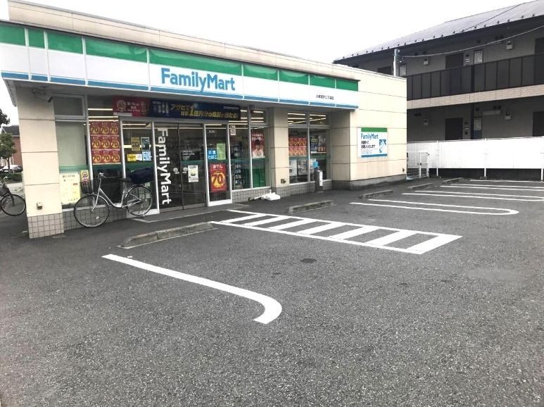 コンビニ　ファミリーマート/川崎坂戸二丁目店（コンビニ）まで210m