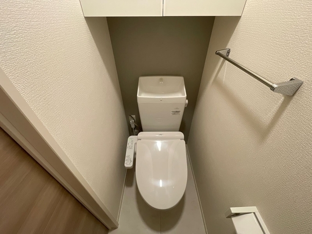 トイレ　トイレ（温水洗浄暖房便座付）