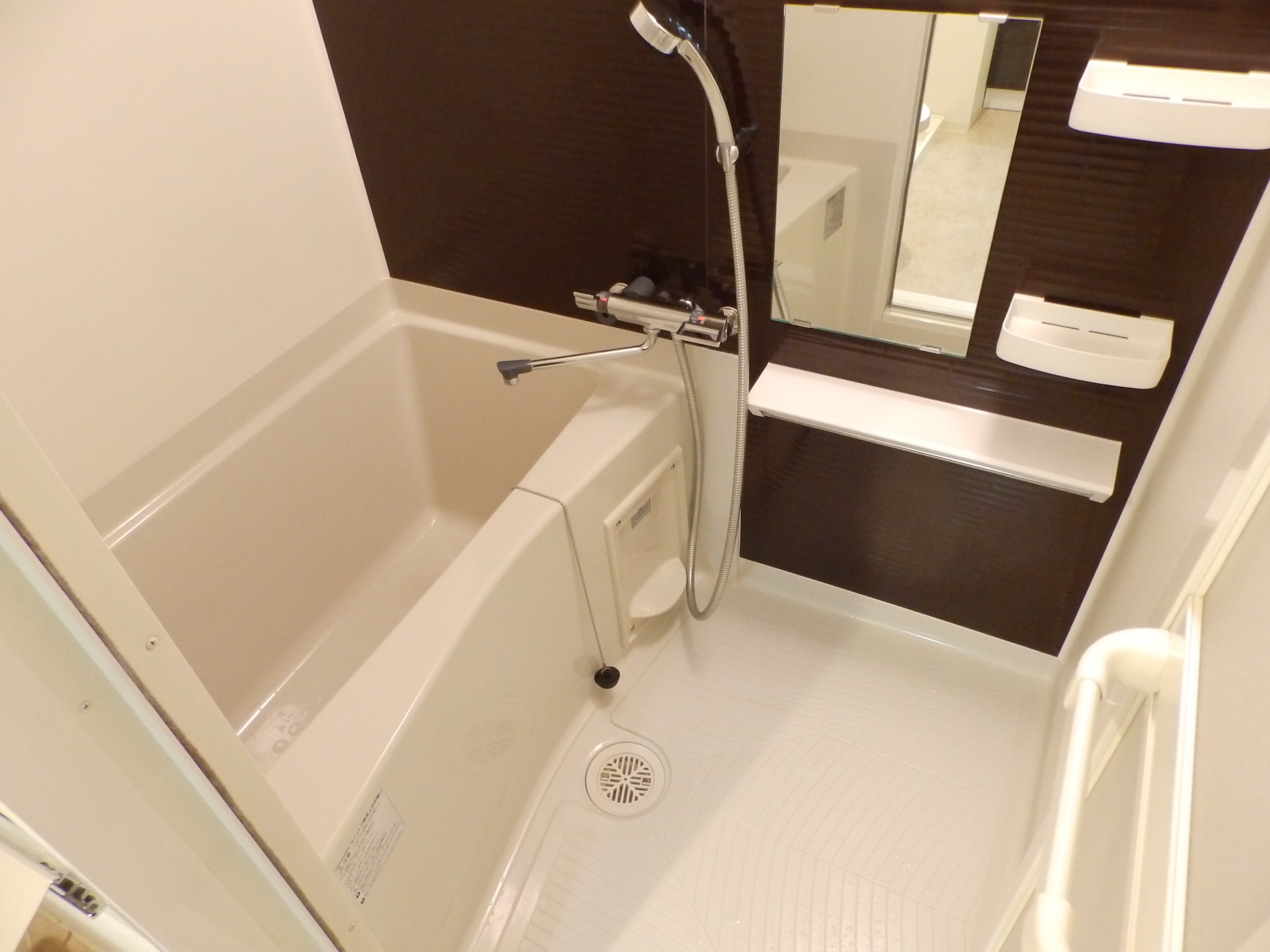 バス・シャワールーム　ゆったりとしたサイズです