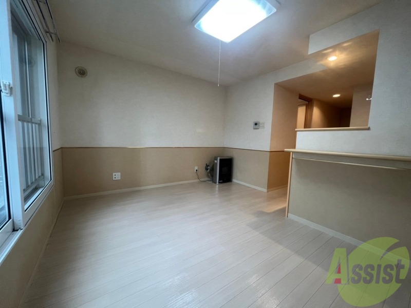 居室・リビング　広くてキレイなお部屋が広がっていて、充実した生活が送れそう。