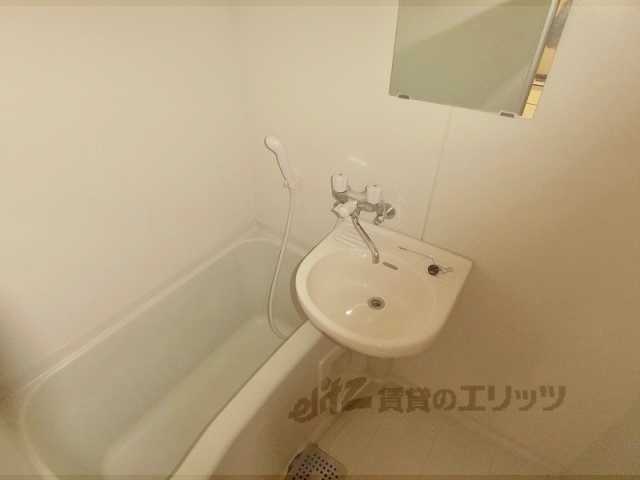 バス・シャワールーム　バス