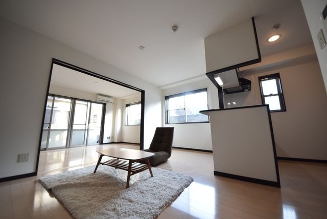 居室・リビング　104号室参照写真