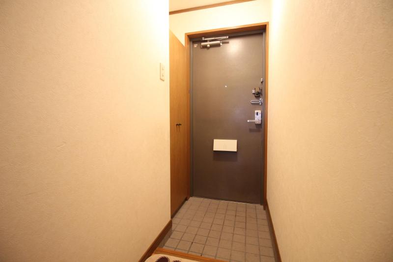 玄関　二重にロックが付いています。