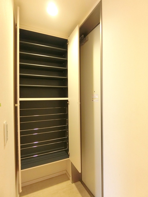 玄関　★大容量のシューズボックス★