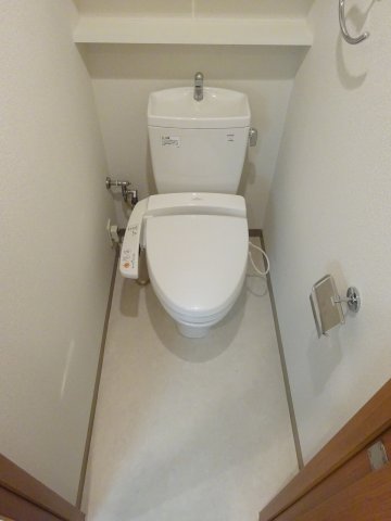 トイレ　落ち着いた色調のトイレです♪