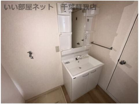 洗面設備　朝の支度に便利なシャンプードレッサー