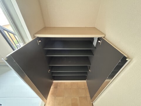 玄関　シューズボックス