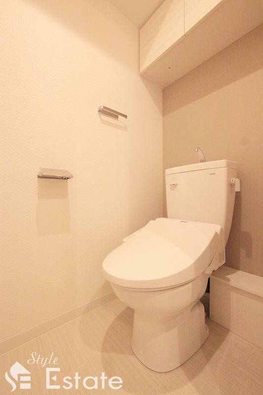 トイレ　温水洗浄便座