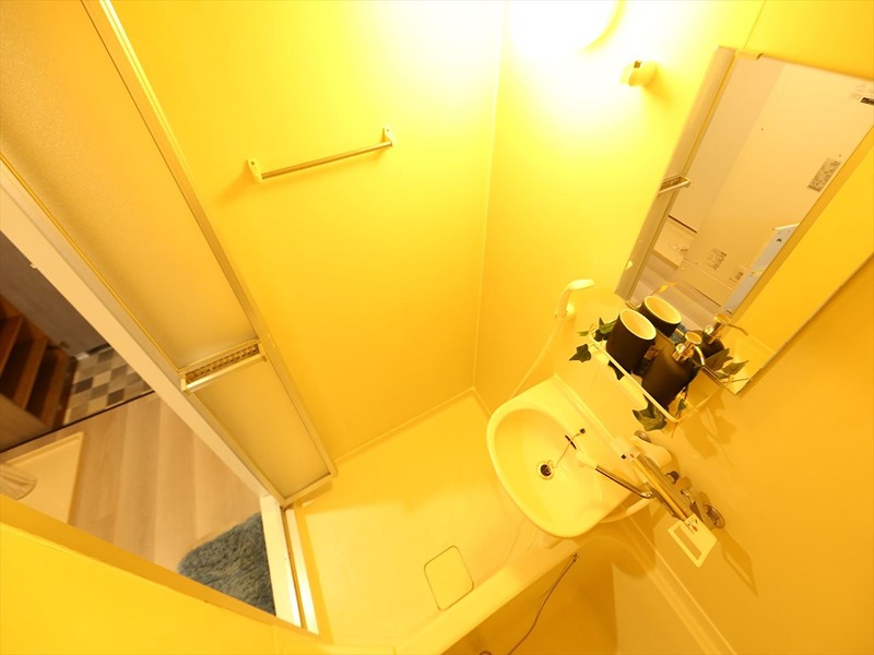 洗面設備　お風呂場に洗面　鏡付