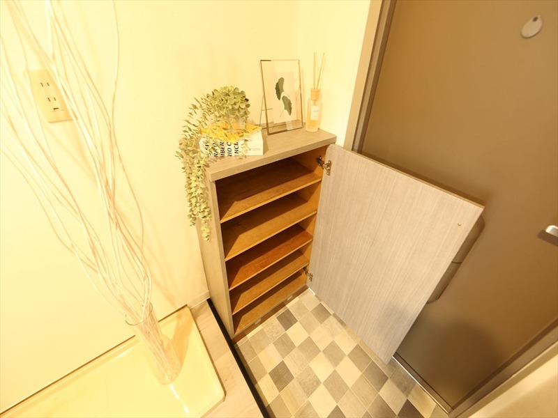 玄関　玄関　シューズボックス