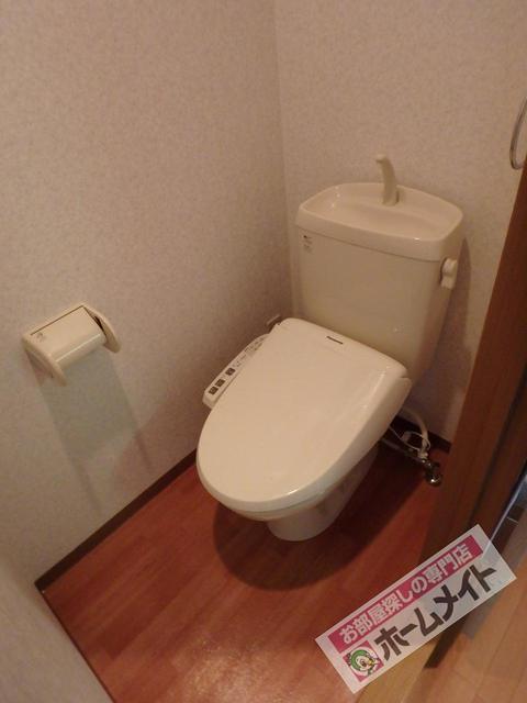 トイレ　温水洗浄便座付き♪