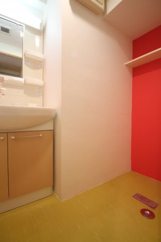 洗面設備　コンパクトで使いやすい洗面所