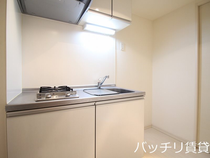 キッチン　別号室タイプの為、現状を優先致します。