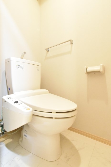 トイレ　温水洗浄暖房便座トイレ