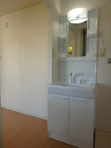 洗面設備　シャワー付洗面台♪