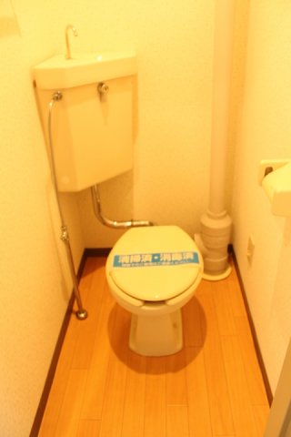 トイレ　清潔感のあるトイレです