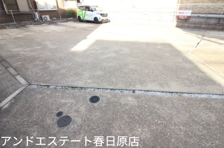 駐車場　駐車場１台無料