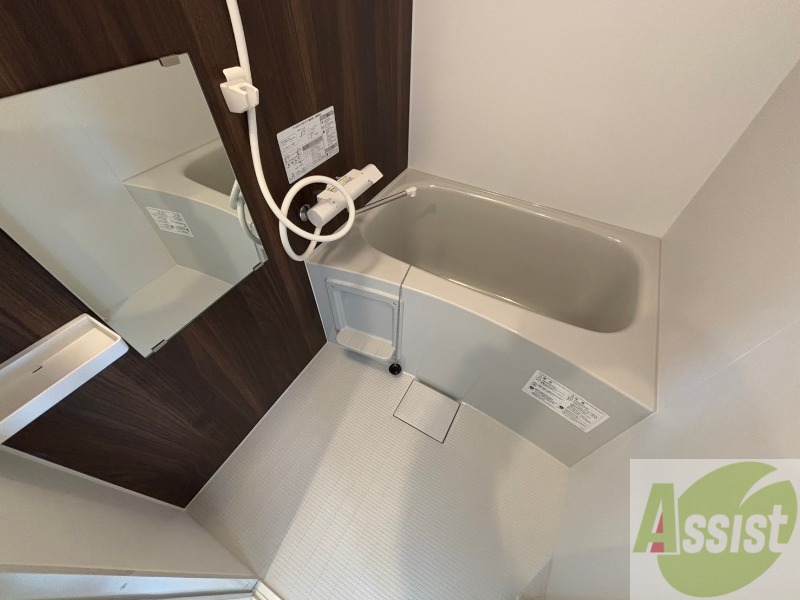 バス・シャワールーム　お風呂になります。一日の疲れを癒してくださいね。