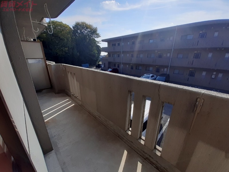 バルコニー　別部屋反転写真です