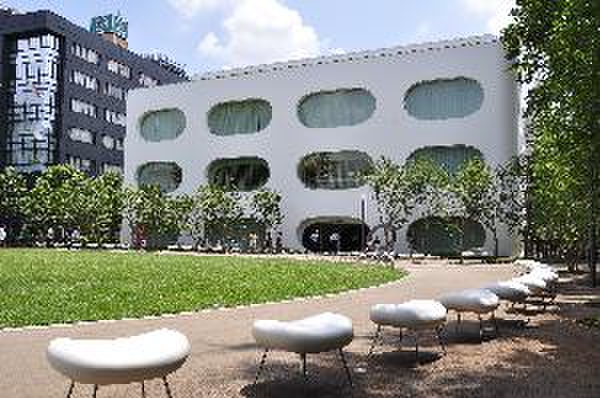 図書館　武蔵野プレイス（図書館）まで240m