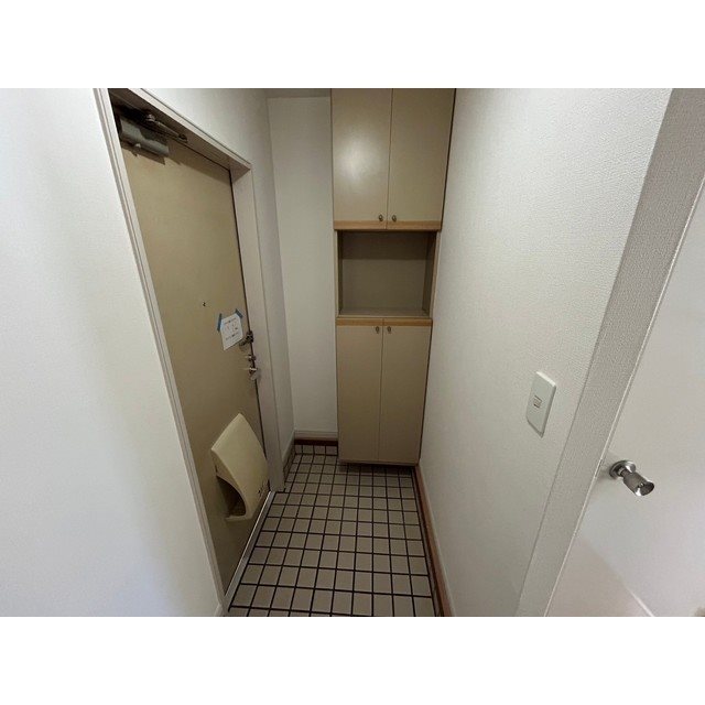 玄関　玄関　※別号室参考写真