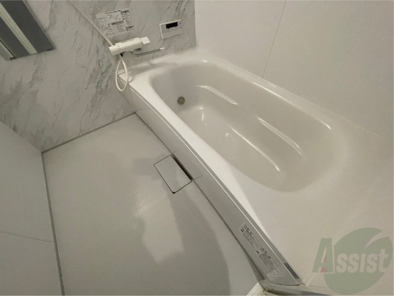 バス・シャワールーム　ユニットバスです。疲れを癒すのに欠かせませんね！