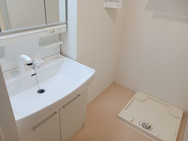 洗面設備　コンパクトで使いやすい洗面所