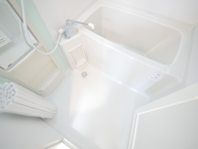 バス・シャワールーム　★浴室乾燥機や追い焚き機能など人気の設備もございます★