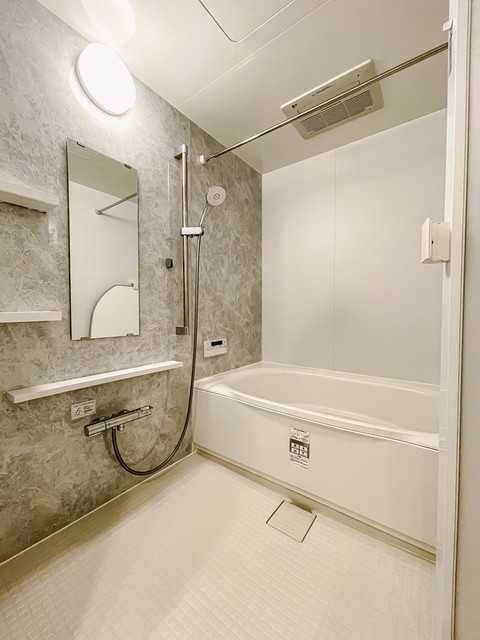 バス・シャワールーム　※写真は同タイプ住戸です。