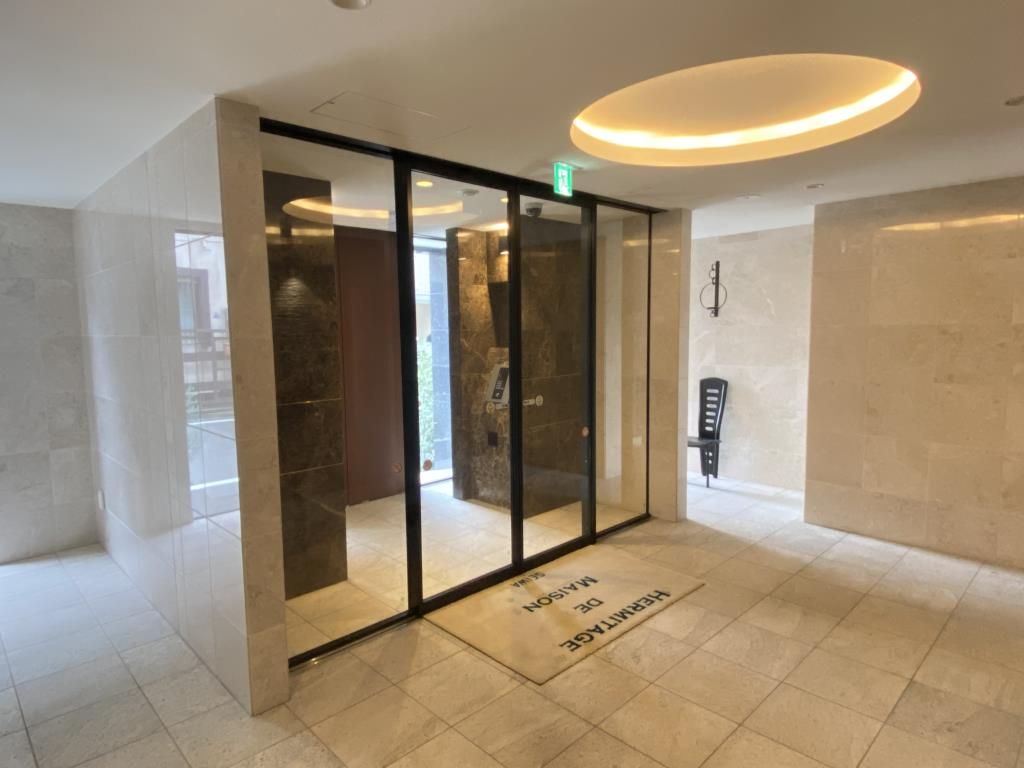 エントランス　エルミタージュ　ドゥ　メゾン　北区豊島3