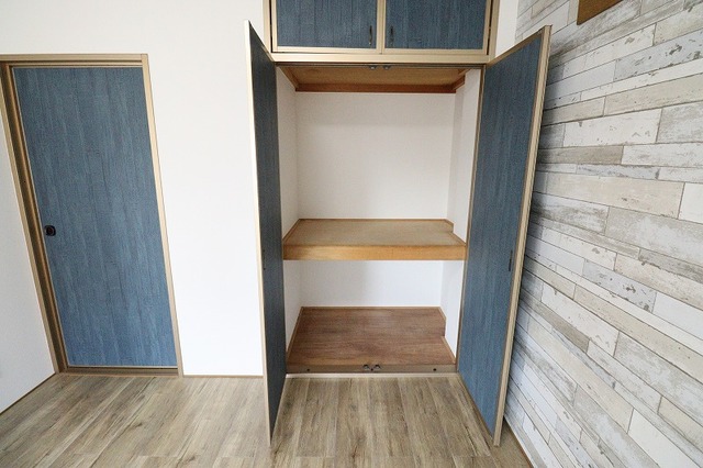 玄関　※リフォーム前の写真です※