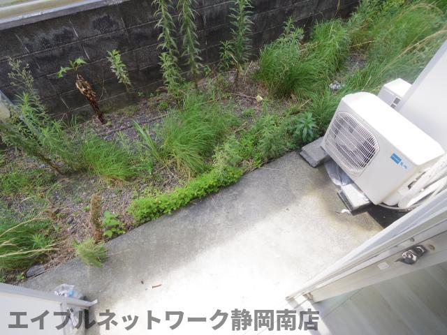 庭　テラスです