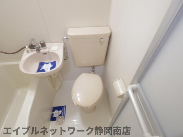 トイレ　落ち着いたトイレです
