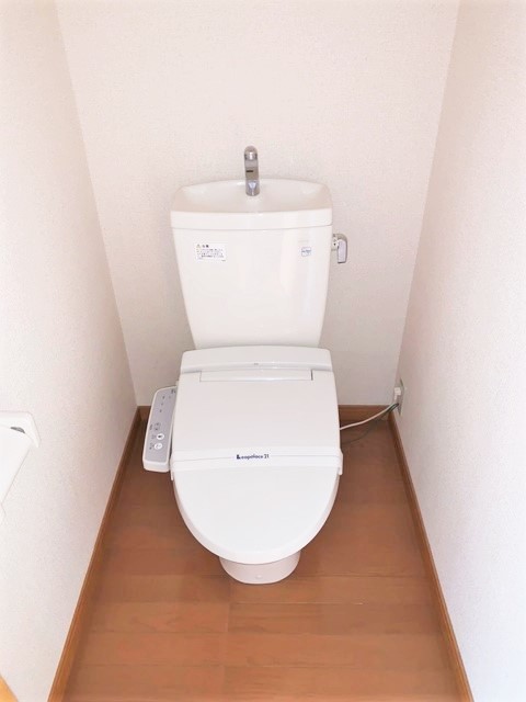 トイレ　現況優先。設備・仕様は現地と異なる場合あります。