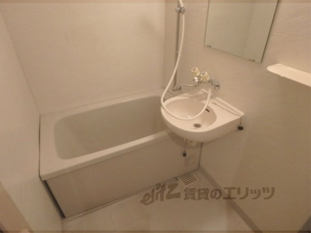 バス・シャワールーム　バス