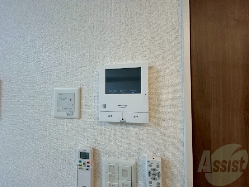 セキュリティ　ＴＶモニター付インターホンです。来客者の顔が見えるので安心！