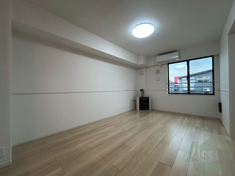 居室・リビング　広くてキレイなお部屋が広がっていて、充実した生活が送れそう。