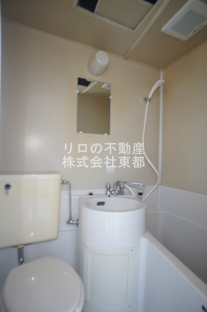 バス・シャワールーム　バストイレが一緒になってるとお掃除がしやすいです♪