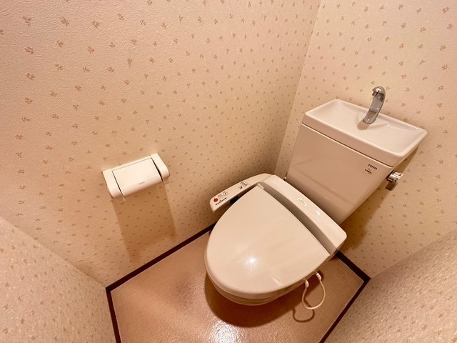 トイレ　※他部屋の写真です。現況優先。